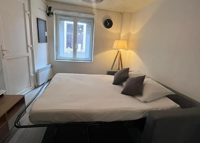 Mister Charles Est Cosy - Place Du Marche 3*